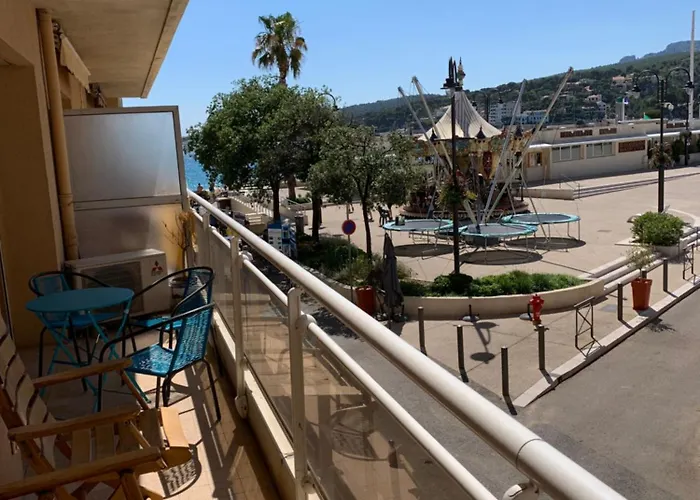 Cassis T2 Les Pieds Dans L\'Eau